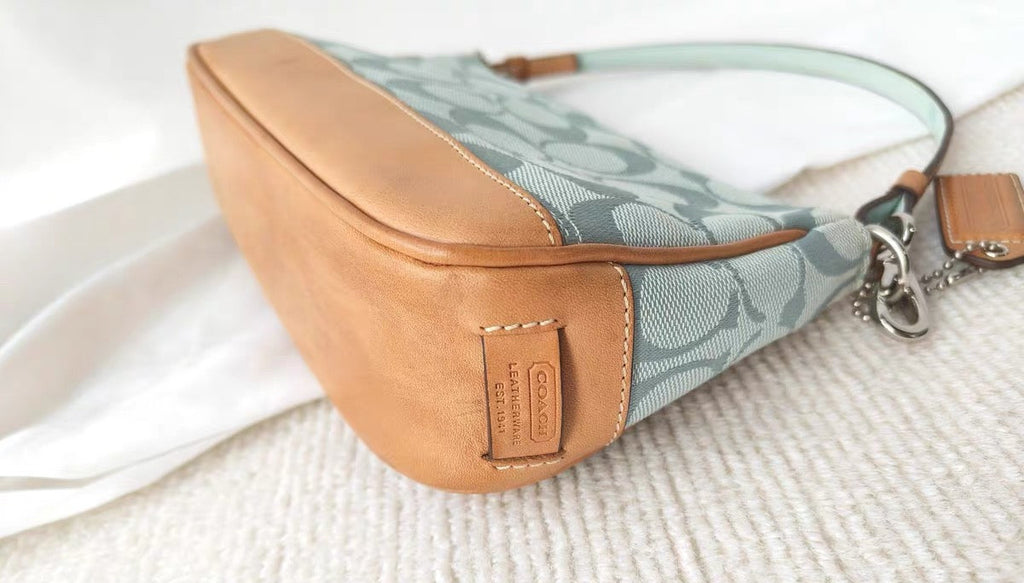 Vintage Coach Soho Signature Demi Shoulder bag in Baby Blue
