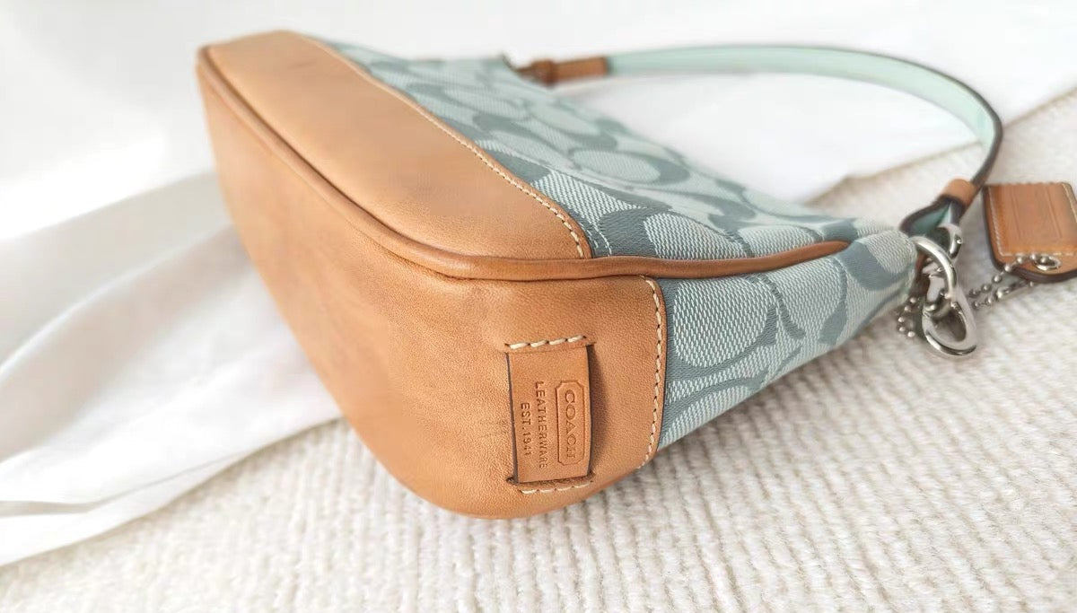 Vintage Coach Soho Signature Demi Shoulder bag in Baby Blue